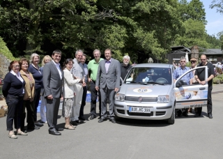 Schlüsselübergabe! Kiwanis Club Idar-Oberstein finanziert einen Fiat Panda für die die Hospizgruppe Obere Nahe